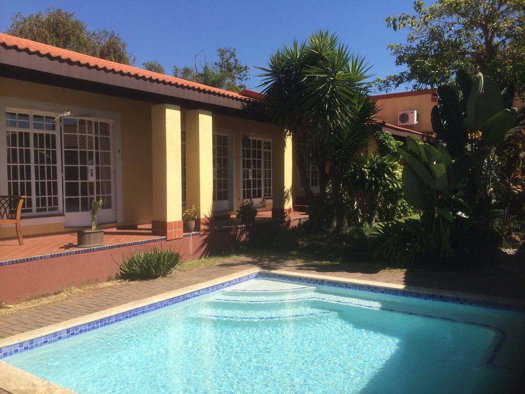 Auberge Guest Lodge Mbombela Eksteriør bilde